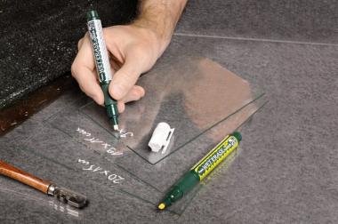 Pentel krétamarker törölhető folyékony fordítható heggyel 2-4 mm 4 db-os szett- piros, kék, sárga, fehér